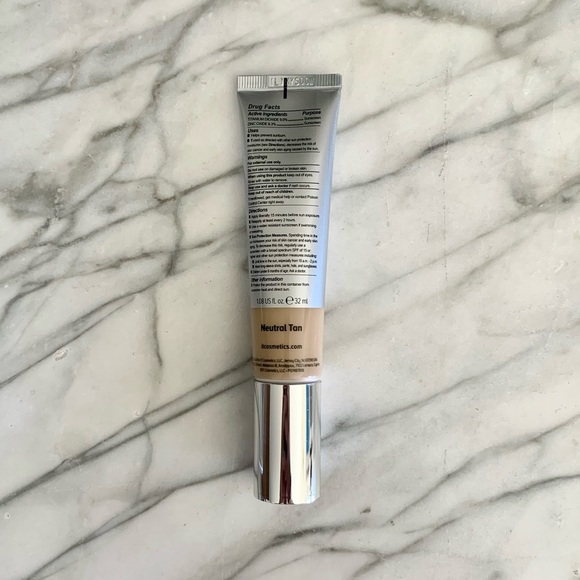 It Cosmetics Bundle (Medium Complexion) - Picture 4 of 12